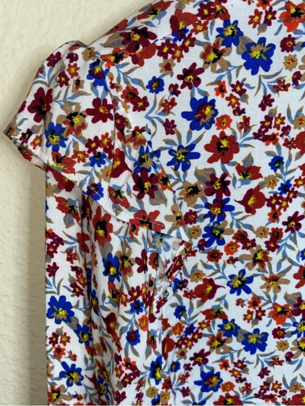 RILEY & RAE Women’s Floral Button Down Blouse - Picture 4 of 6